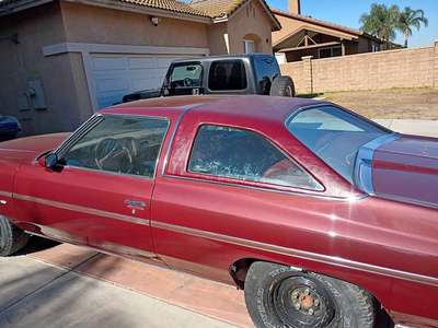 1976 Chevrolet Caprice Classic - Coupe