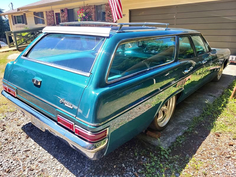 1966 Chevrolet Caprice - Wagon 4D