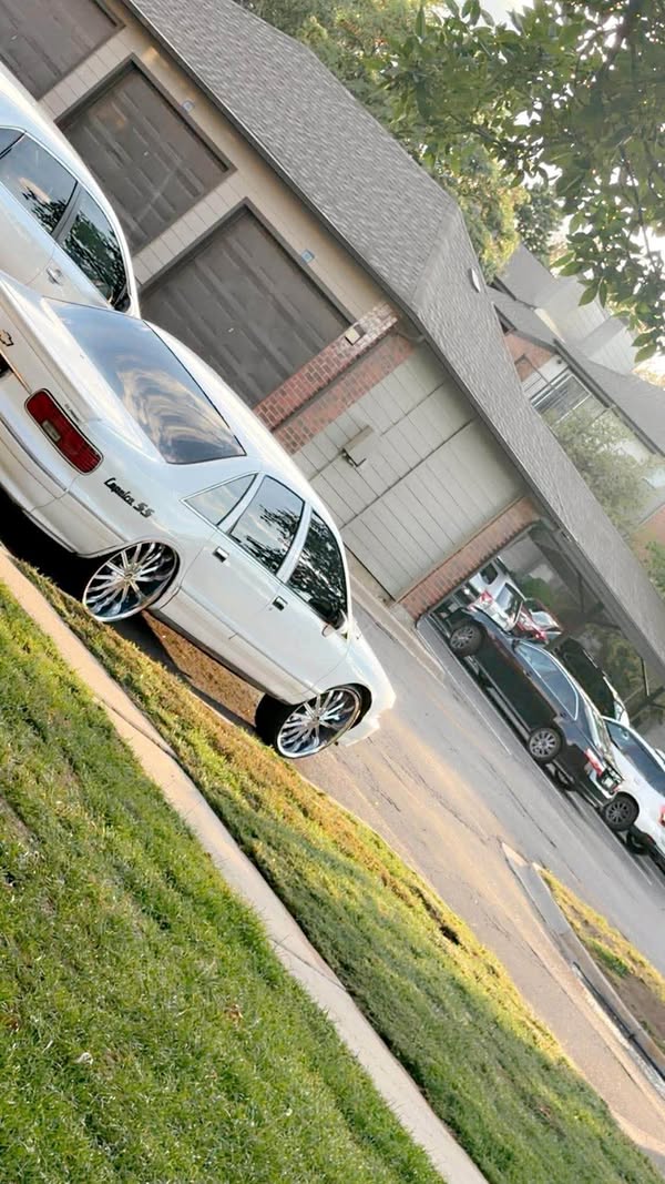 1994 Chevrolet Caprice Classic - LS Sedan 4D