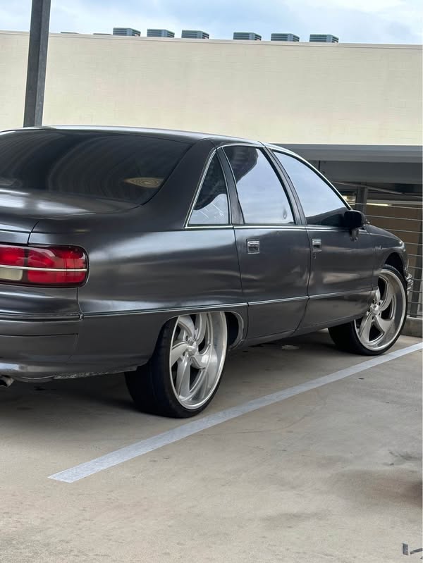 1991 Chevrolet Caprice Classic - Sedan 4D