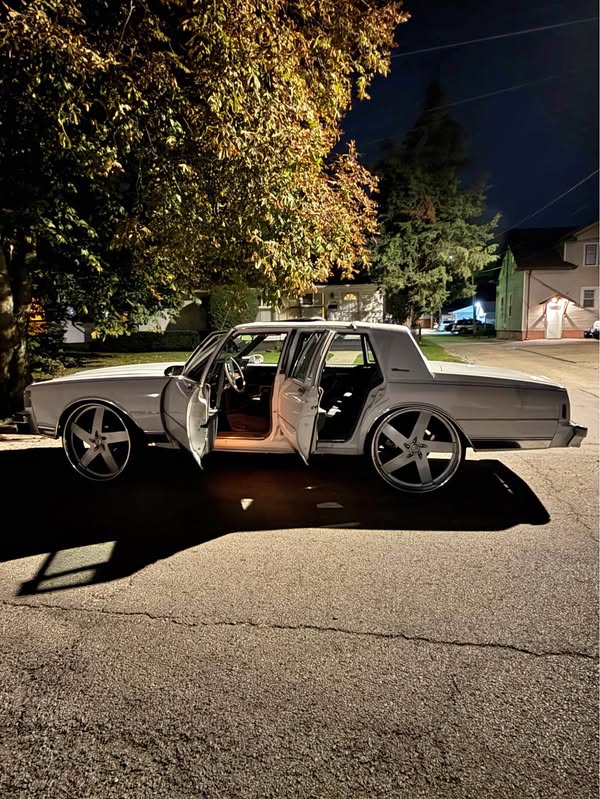 1990 Chevrolet Caprice Classic - LS Sedan 4D