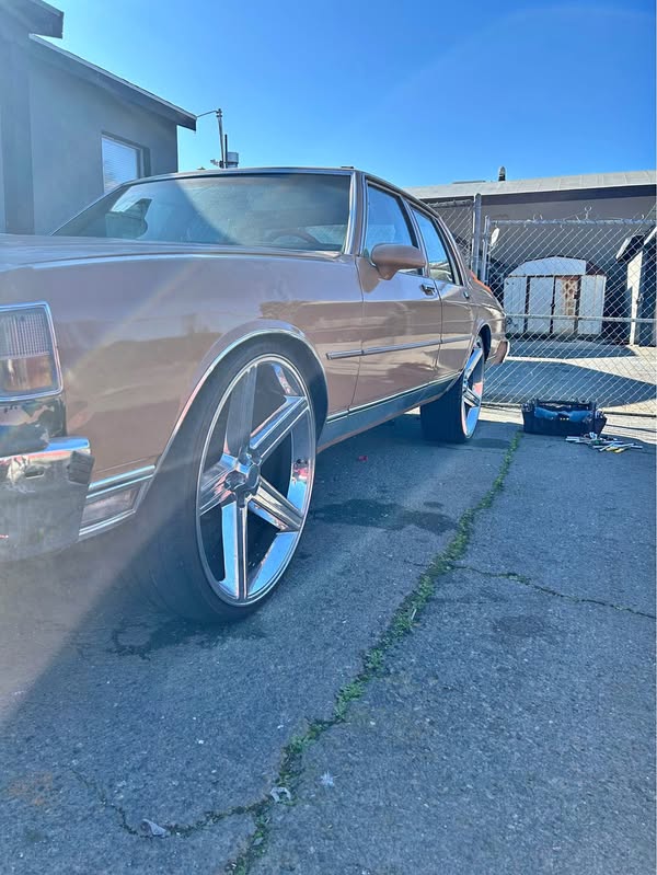 1987 Chevrolet Caprice Classic - Sedan 4D