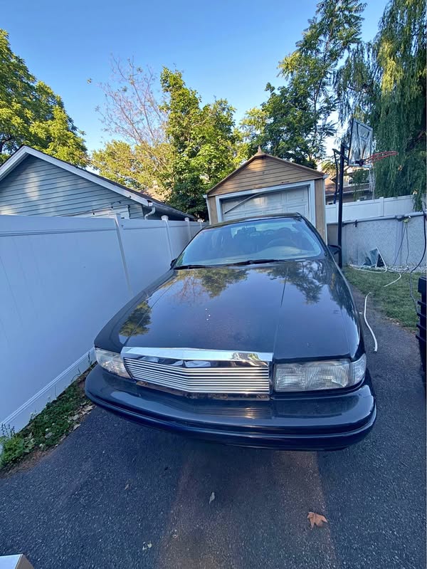 1996 Chevrolet Caprice Classic - Sedan 4D
