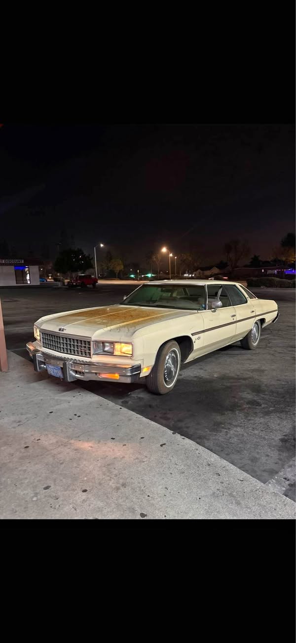 1976 Chevrolet Caprice Classic - Sedan 4D