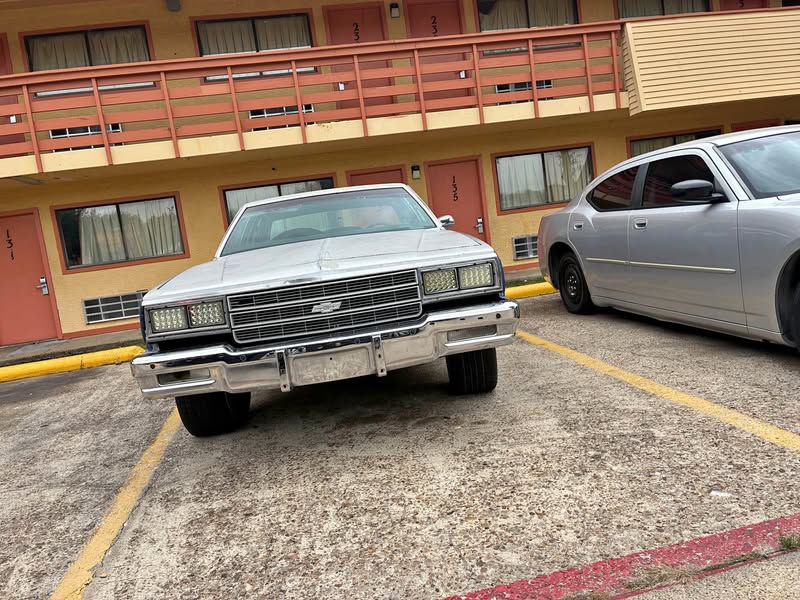 1989 Chevrolet Caprice - Classic Sedan 4D