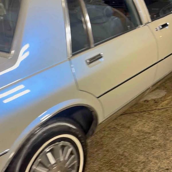 1990 Chevrolet Caprice - Classic Sedan 4D