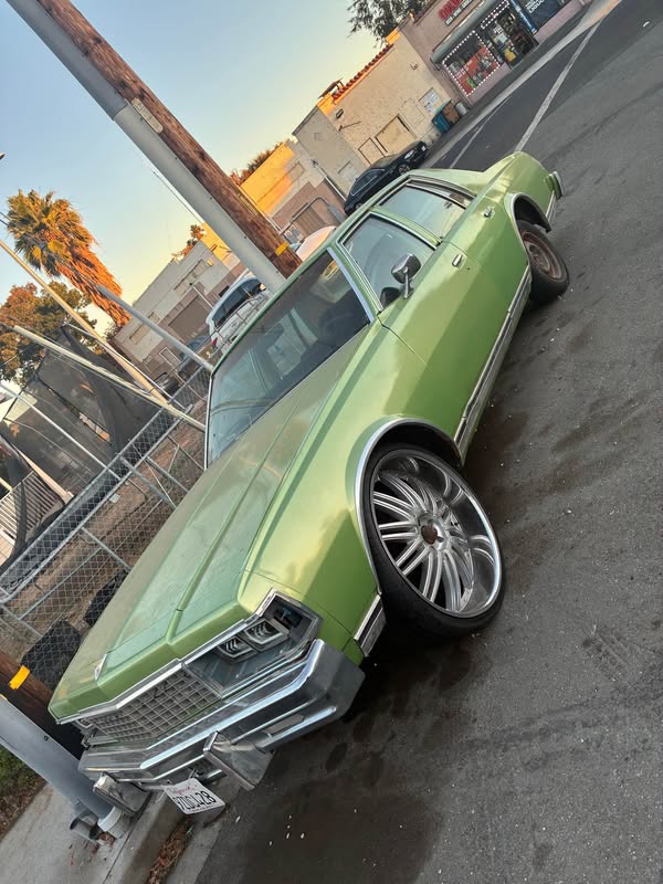 1977 Chevrolet Caprice Classic - Sedan 4D
