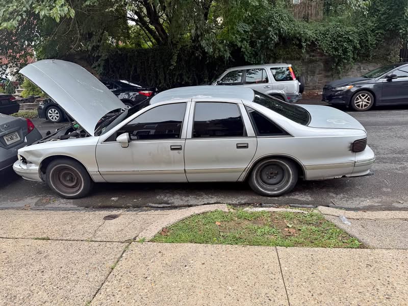 1993 Chevrolet Caprice Classic - Sedan 4D
