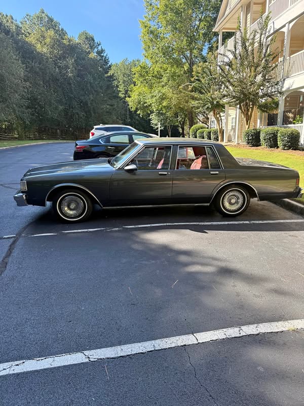 1990 Chevrolet Caprice Classic - Sedan 4D