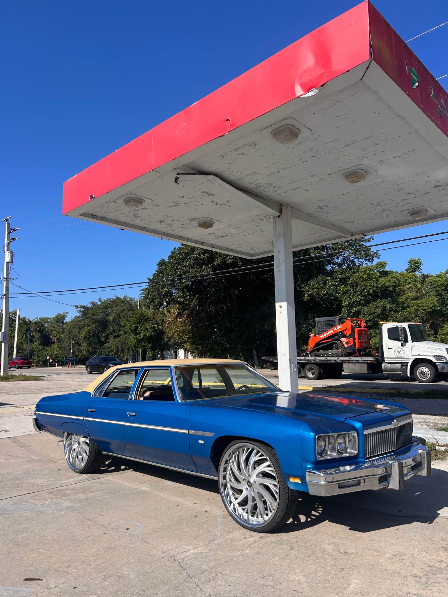1975 Chevrolet Caprice Classic - Sedan 4D