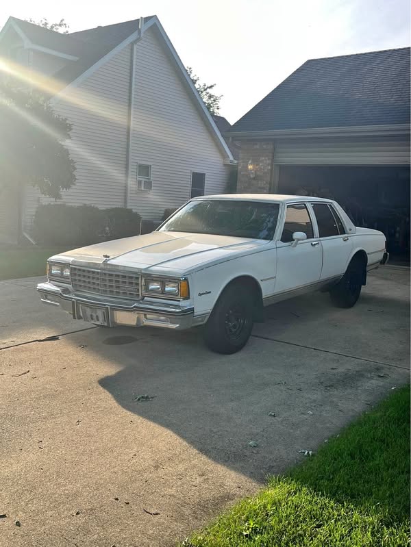 1985 Chevrolet Caprice Classic - Sedan 4D