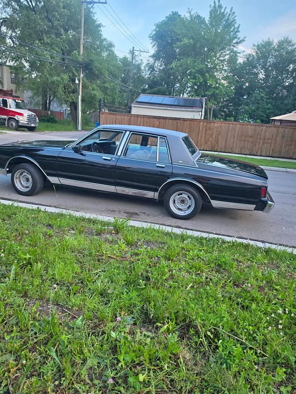 1987 Chevrolet Caprice Classic - Sedan 4D