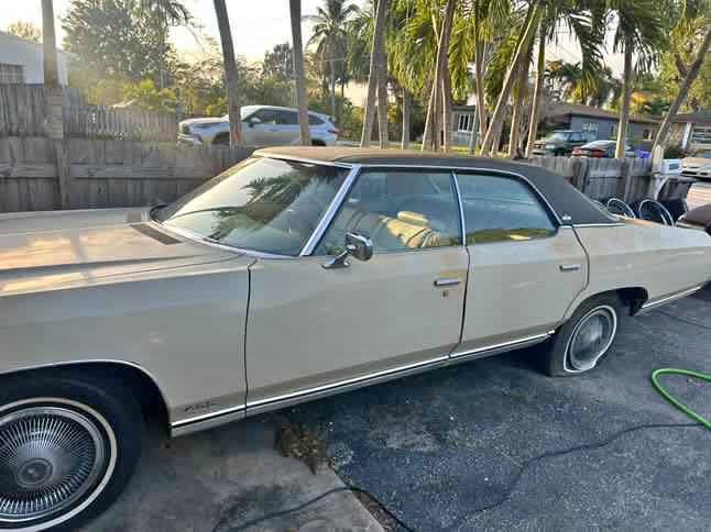 1971 Chevrolet Caprice - Classic Sedan 4D