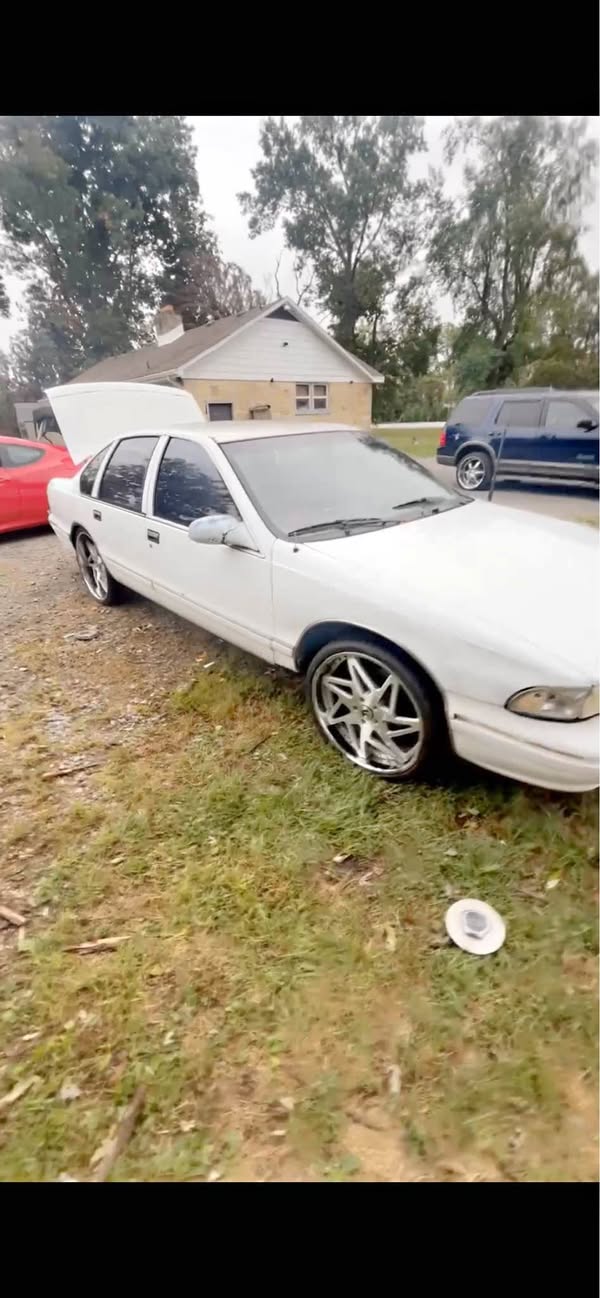 1996 Chevrolet Caprice - Classic Sedan 4D