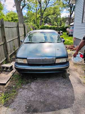 1994 Chevrolet Caprice Classic - Sedan 4D