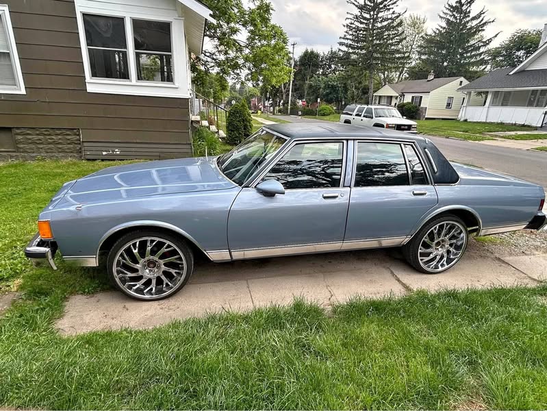 1986 Chevrolet Caprice Classic - Sedan 4D