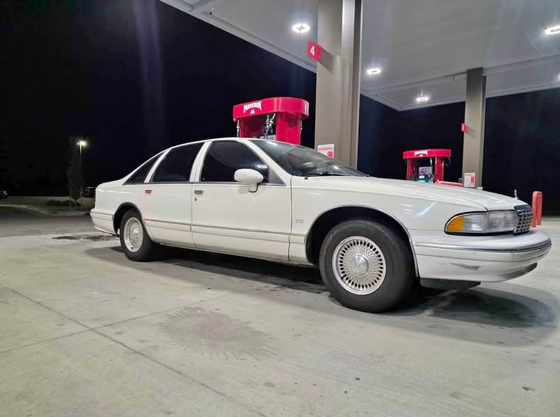 1993 Chevrolet Caprice - Classic Sedan 4D