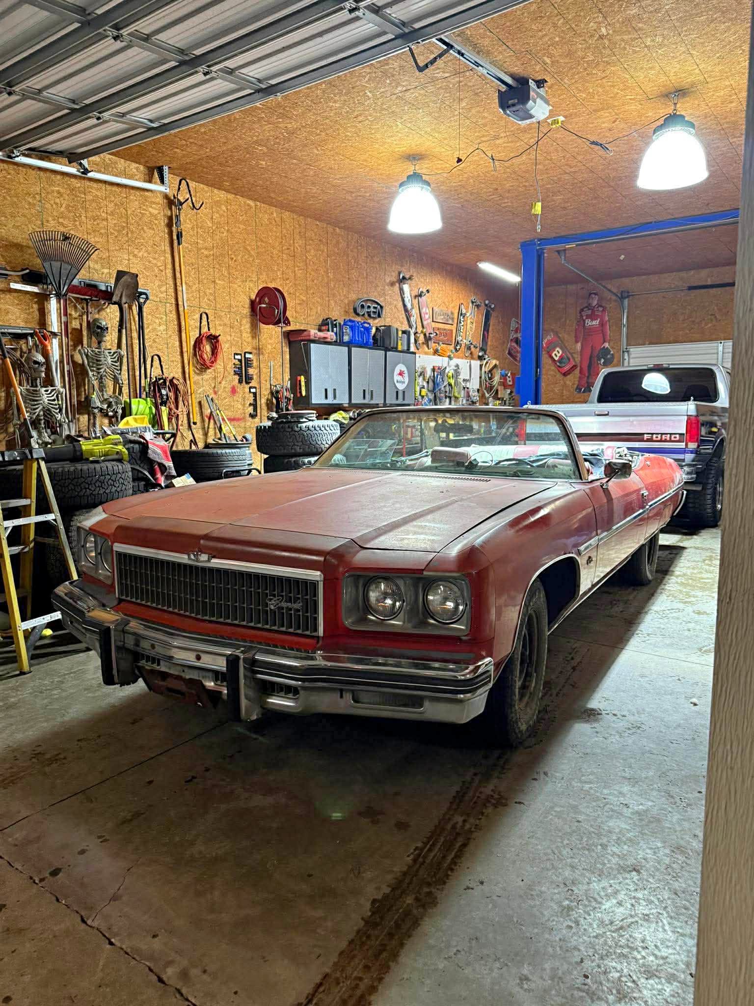 1975 Chevrolet Caprice - Classic Sedan 4D