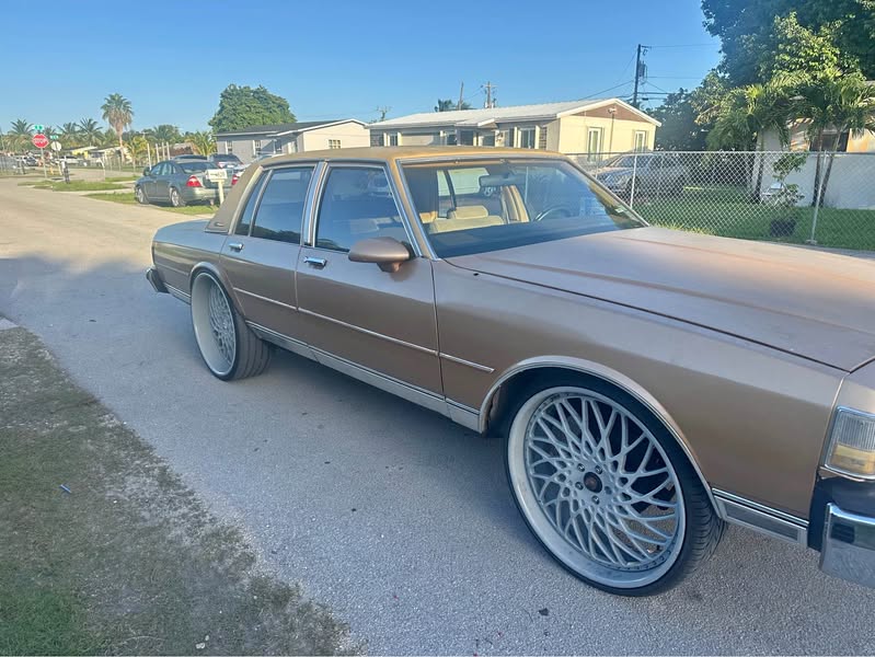 1987 Chevrolet Caprice Classic - Sedan 4D