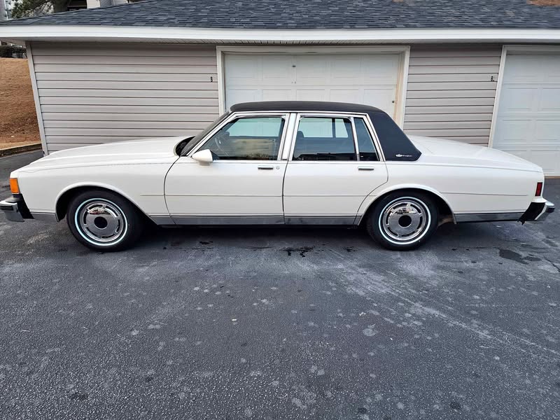 1986 Chevrolet Caprice Classic - Sedan 4D