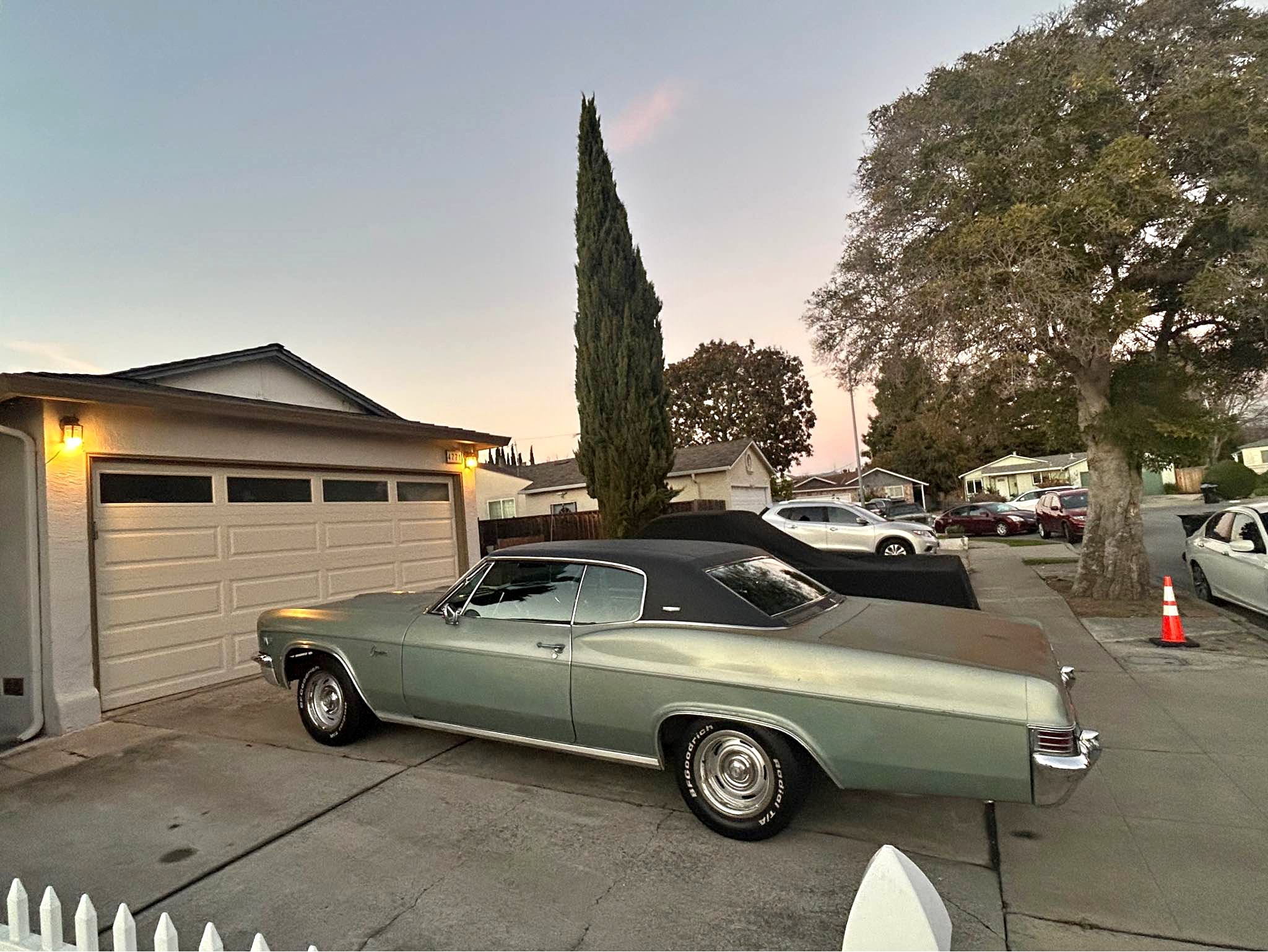 1966 Chevrolet Caprice - Sedan 4D