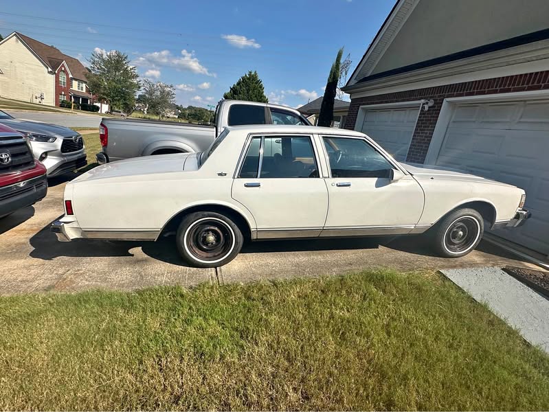 1988 Chevrolet Caprice Classic - Sedan 4D