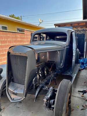 1935 Chevrolet master deluxe 4 door
