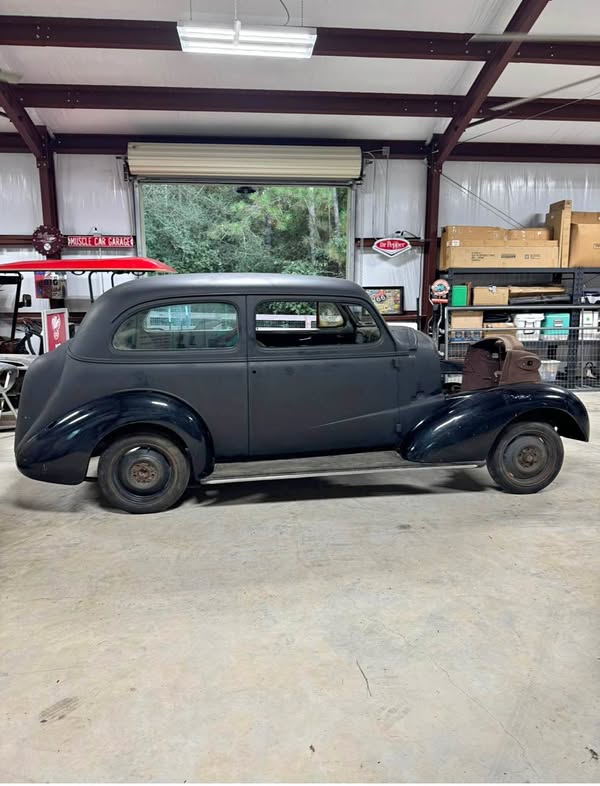 1938 Chevrolet Two-Door - Master Deluxe