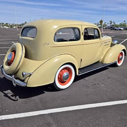 1935 Chevrolet Master Deluxe - Slant back