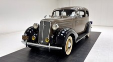 1935 Chevrolet Master Deluxe 2 Door Town Sedan