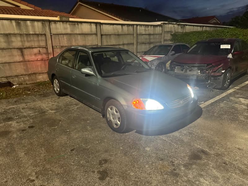2000 Honda Civic - EX-L Sedan 4D