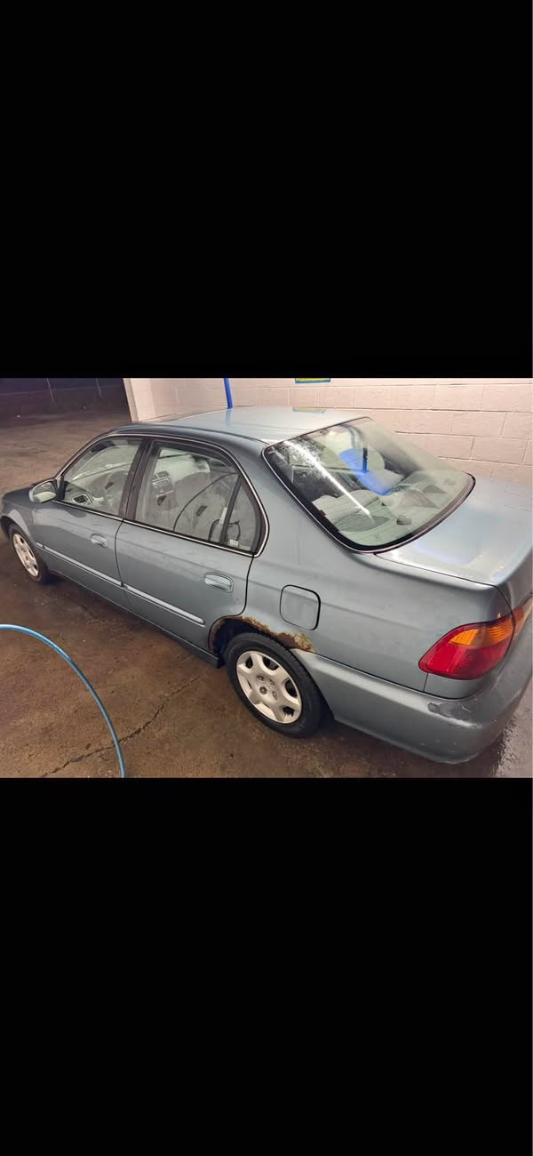 2000 Honda Civic - LX Sedan 4D