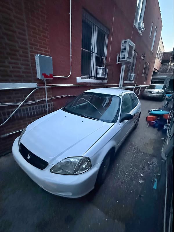 2000 Honda Civic - DX Hatchback 2D