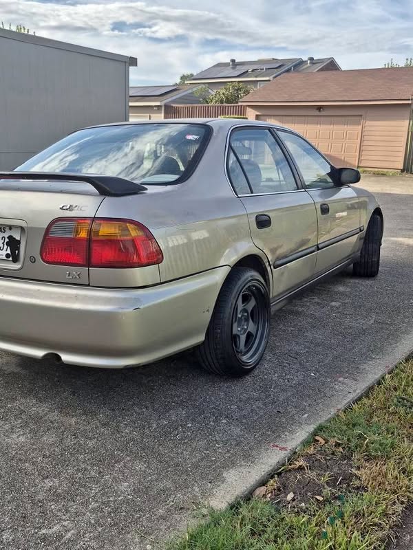 2000 Honda Civic - DX Sedan 4D