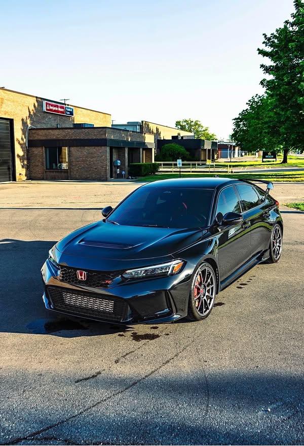 2025 Honda Civic Type R - Hatchback Sedan 4D