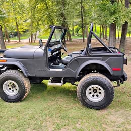 1979 cj5  jeep 304 V8 3 speed