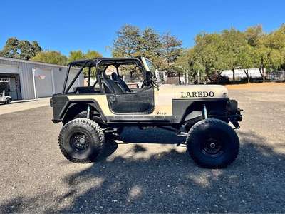 1985 Jeep CJ 7 \/ Rockcrawler