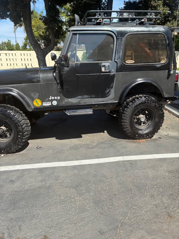 1984 Jeep cj7 - Black