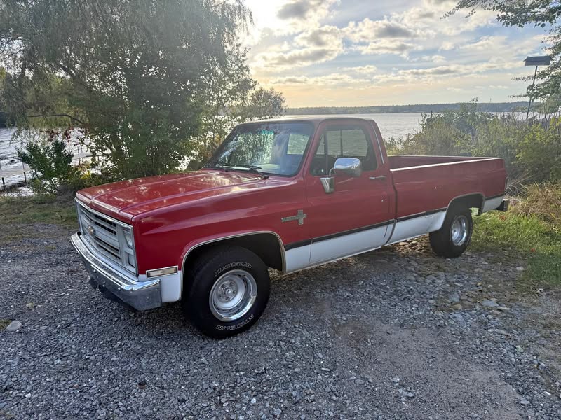 1985 Chevrolet c10 8ft bed
