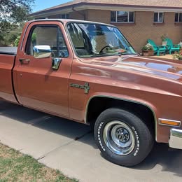 1983 Chevrolet c10 restored in very nice shape