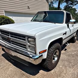 1985 Chevrolet custom c10 4x4 short bed 4 speed