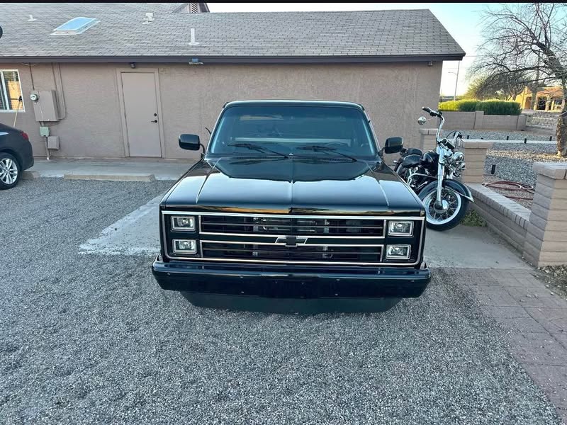 1987 Chevrolet c10\/r20 - Single cab
