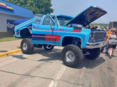 1977 Chevrolet c10 short box - Chrome