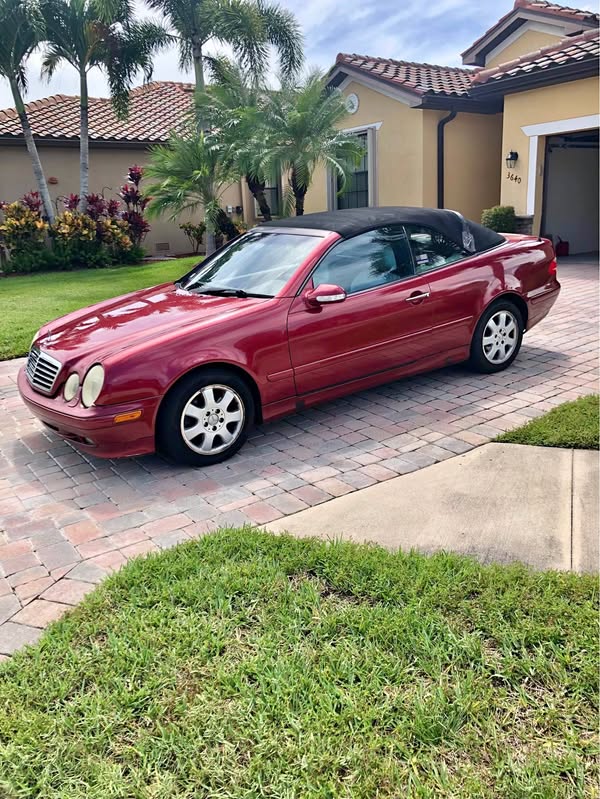 2000 Mercedes-Benz CLK-Class - CLK 320 Cabriolet 2D