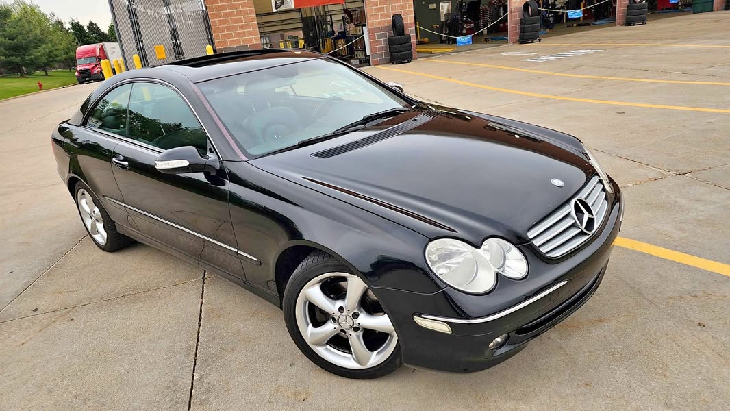 2005 Mercedes-Benz CLK-Class - CLK 320 Coupe 2D