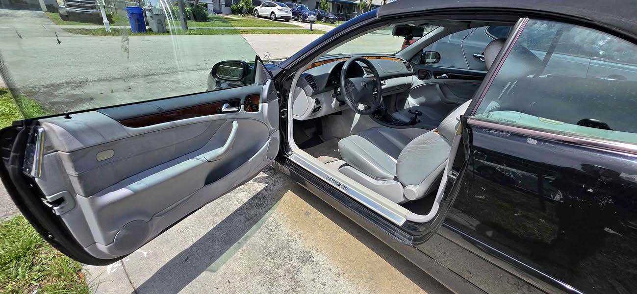 2003 Mercedes-Benz CLK-Class - CLK 320 Coupe 2D