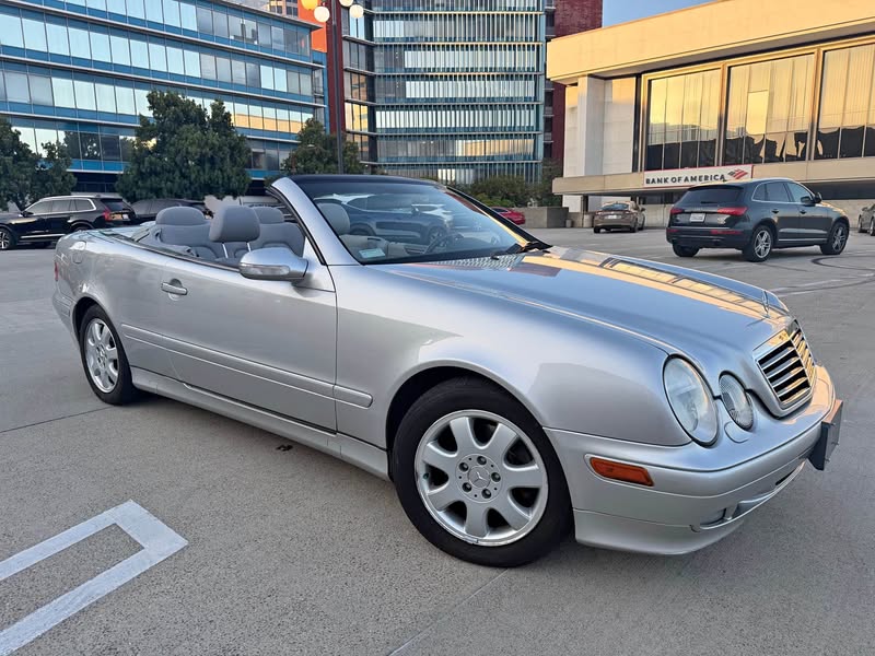 2003 Mercedes-Benz CLK-Class - CLK 320 Cabriolet 2D