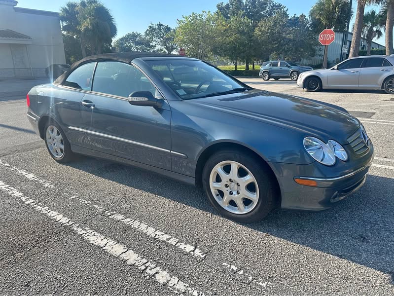 2005 Mercedes-Benz CLK-Class - CLK 320 Cabriolet 2D