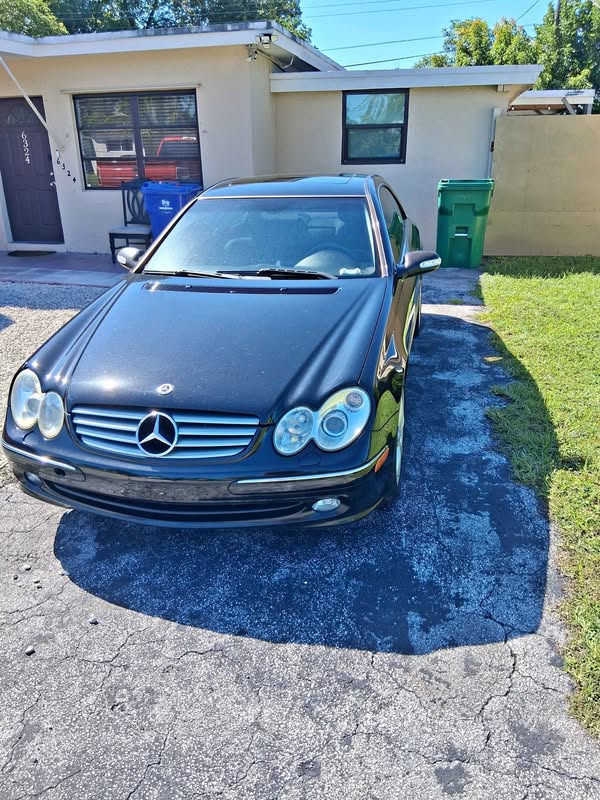 2005 Mercedes-Benz CLK-Class - CLK 320 Coupe 2D