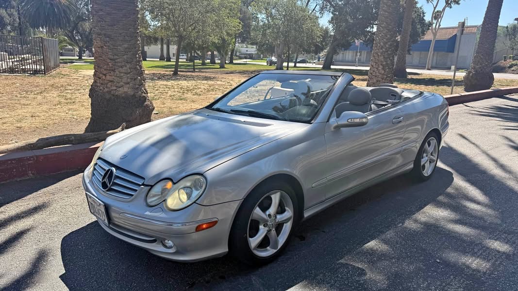 2005 Mercedes-Benz CLK-Class - CLK 320 Cabriolet 2D